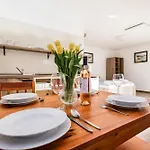 게스트하우스 Scarlett & Restaurant Veľký Meder