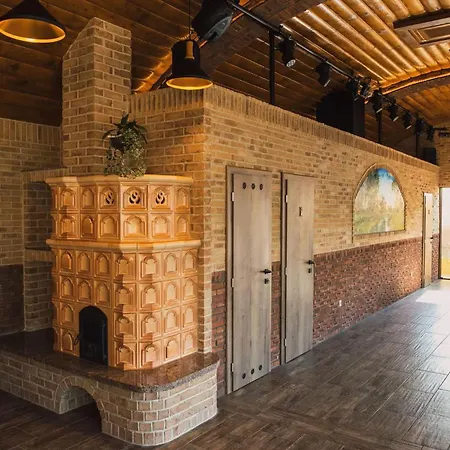 Scarlett & Restaurant Πανσιόν Veľký Meder