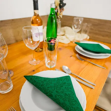 Scarlett & Restaurant Πανσιόν