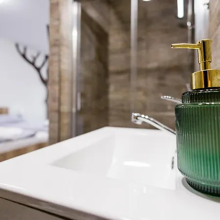 Πανσιόν Scarlett & Restaurant 3*