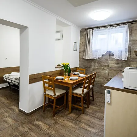 Scarlett & Restaurant Πανσιόν