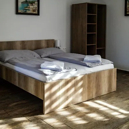 Scarlett & Restaurant 3*