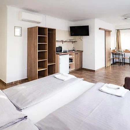 Scarlett & Restaurant Πανσιόν 3*