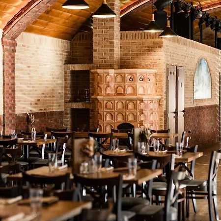 Scarlett & Restaurant Velky Meder