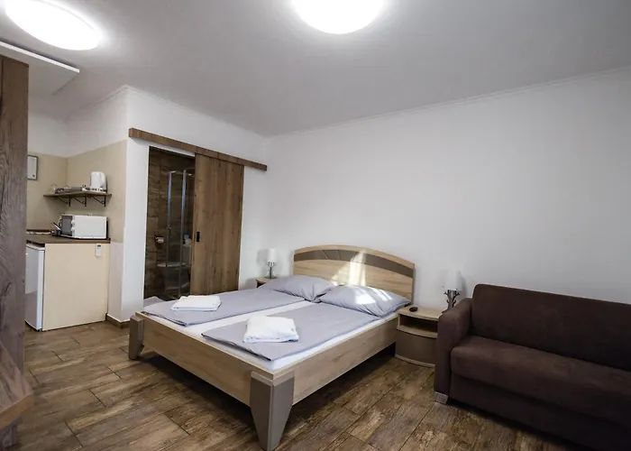 Scarlett & Restaurant Casa de hóspedes 3*