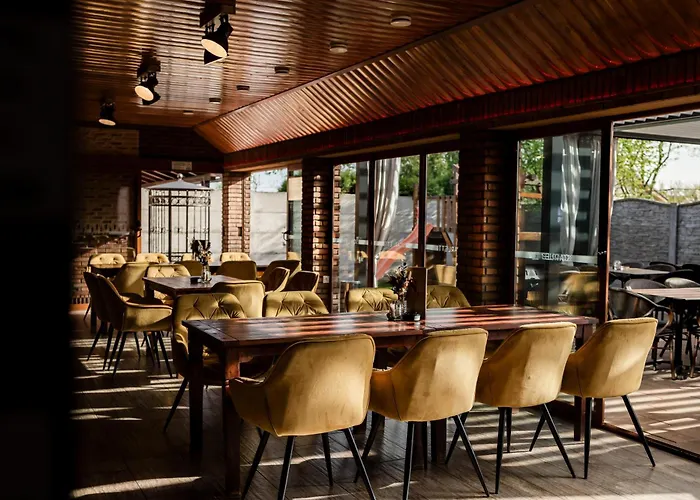 Scarlett & Restaurant 3*