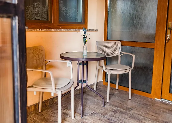 Scarlett & Restaurant Casa de hóspedes 3*