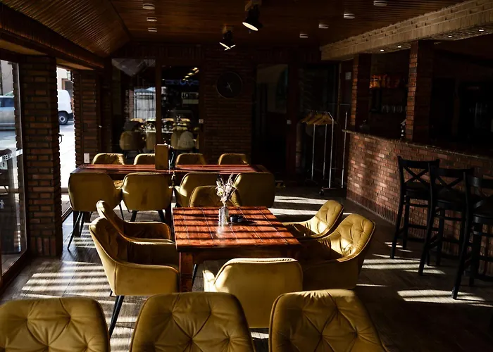 Scarlett & Restaurant 3*